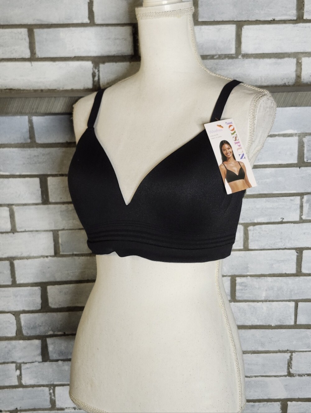• NWT Joyspun Natural Lift V-Neck Sewn-in Pads Wirefree Bra Size XL Black